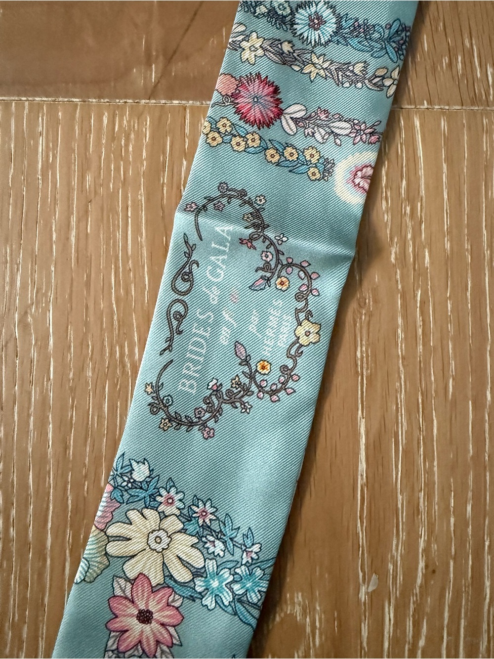 NWOT Hermes 100% Silk Brides De Gala En Fleurs Twilly Vert Amande Rose scarf - Picture 4 of 5